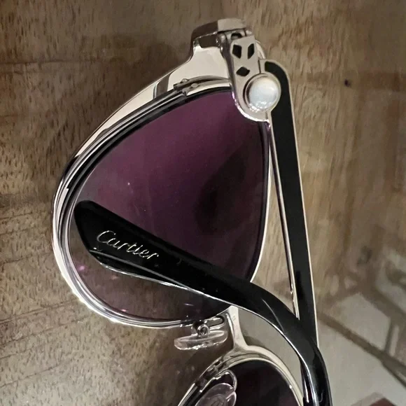 Cartier Sunglasses cat eye with real pearl frames Exclusive  display picture 1